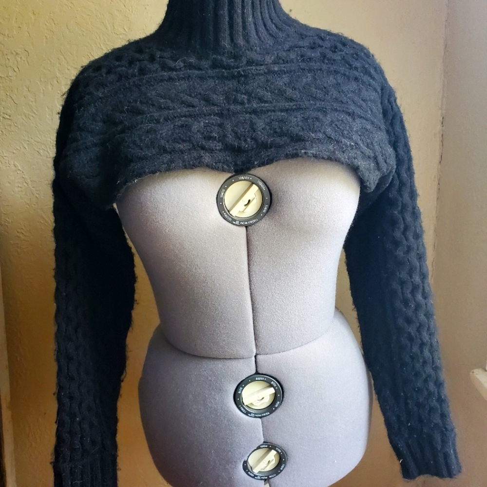 NWT. ZARA super crop sweater/arm warmers